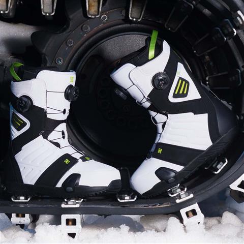 DC Judge Step On Double Boa Snowboard Boots - Men's